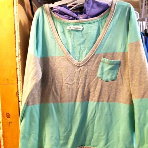 Maurices size 2 long sleeve. - Picture 1 of 1